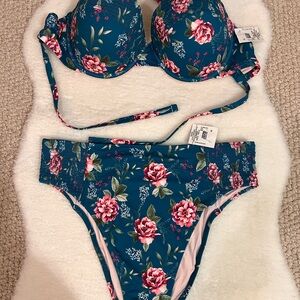 NWT XL/ 38 DD Shade & Shore Blue/Teal Floral Bikini 
Top- 38 DD
Bottom- XL
